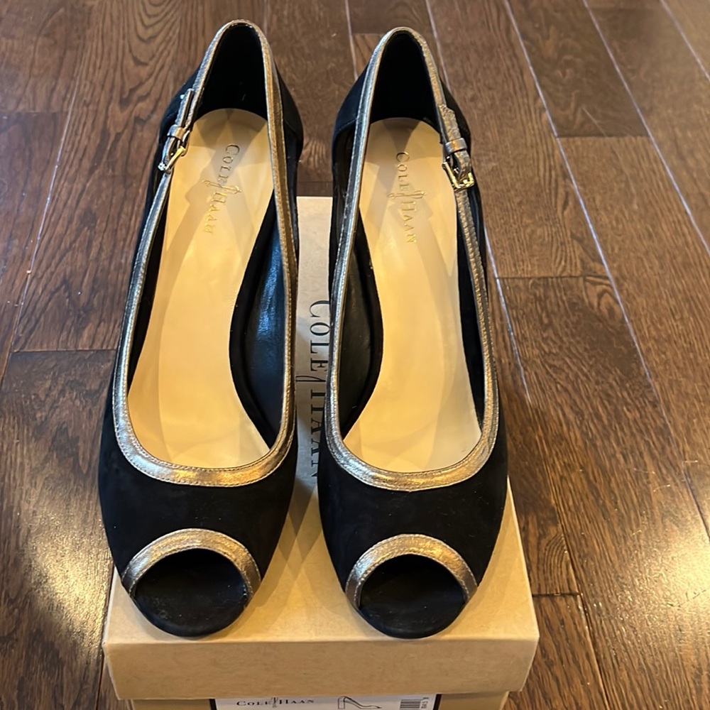 Cole Haan Corrine OT Pump - Black and Gold
